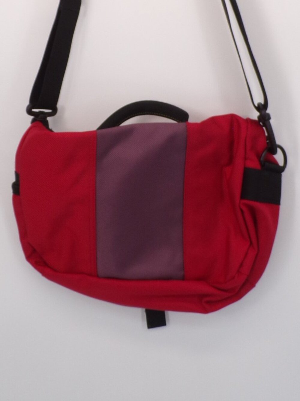 Timbuk2 Classic Messenger Bag Red/Purple Adjustable Shoulder Strap. 11x8. NWOT. - Picture 3 of 6